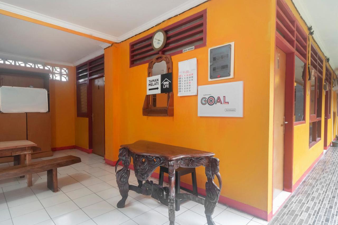 Oyo Life 3034 Taman Melati 2* Depok